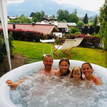Scarlett Daire Sankt Johann in Tirol